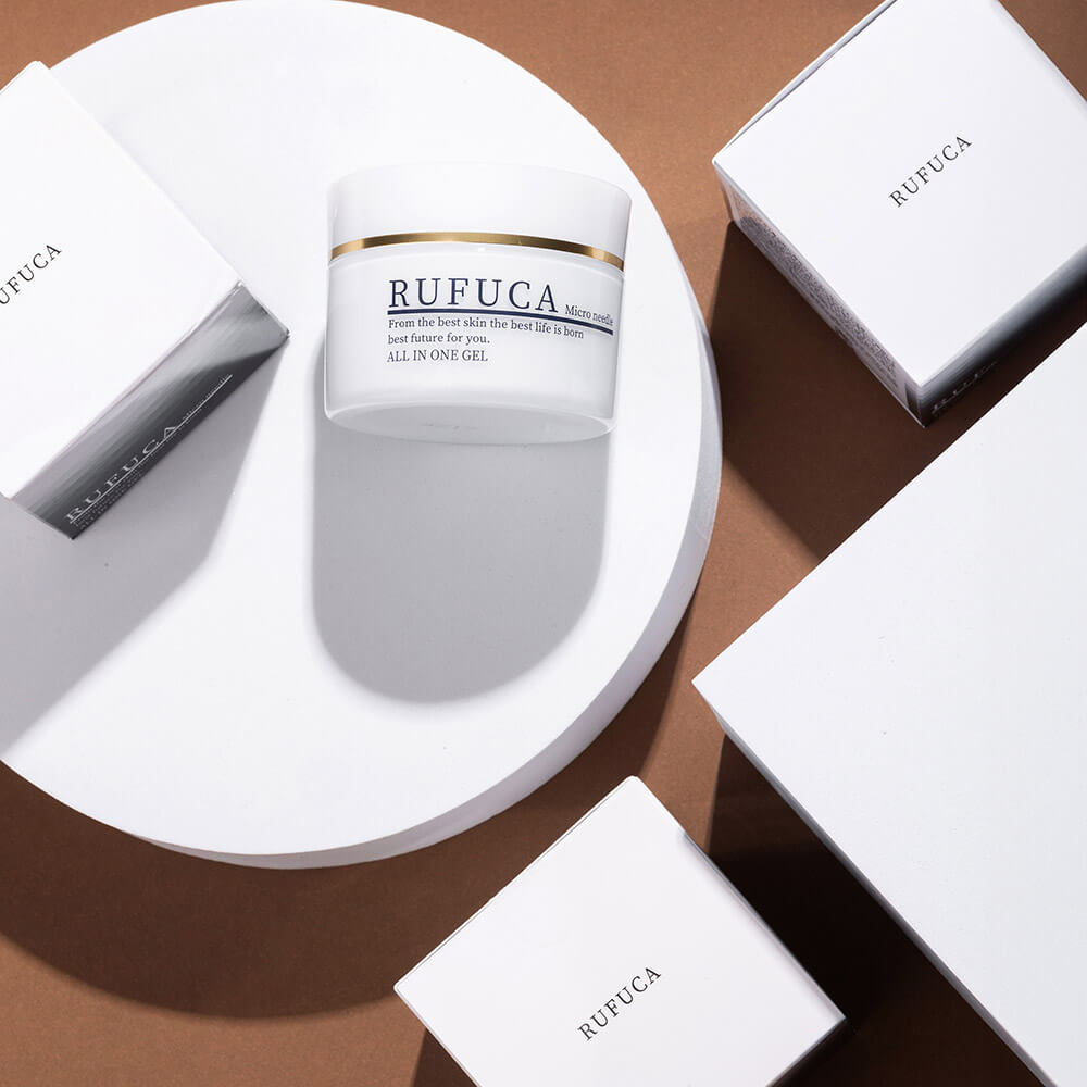 Крем зі спікулами RUFUCA Micro Needle all in one Gel композиція з геометричними фігурами