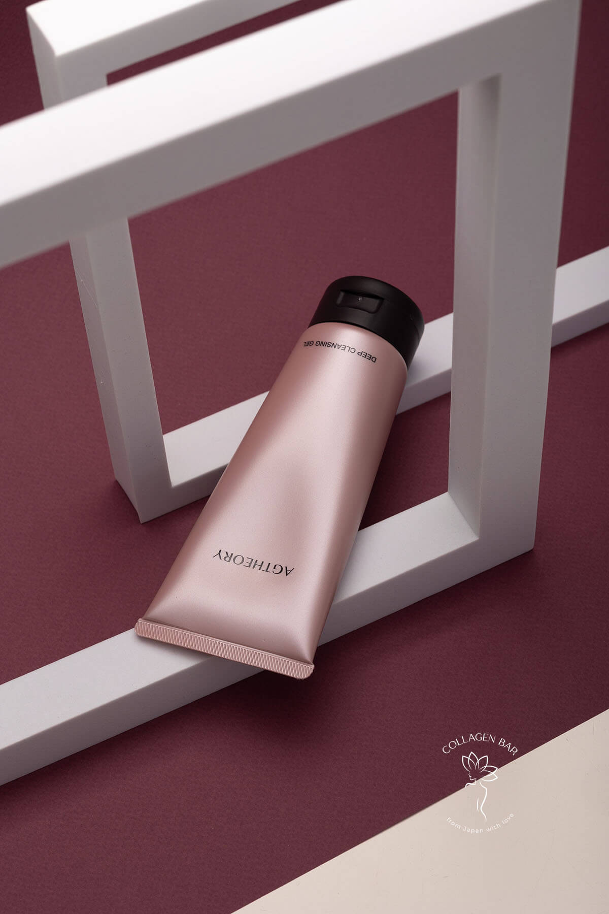 Гель для снятия макияжа AXXZIA AGTheory Deep Cleansing Gel в абстрактных геометрических формах
