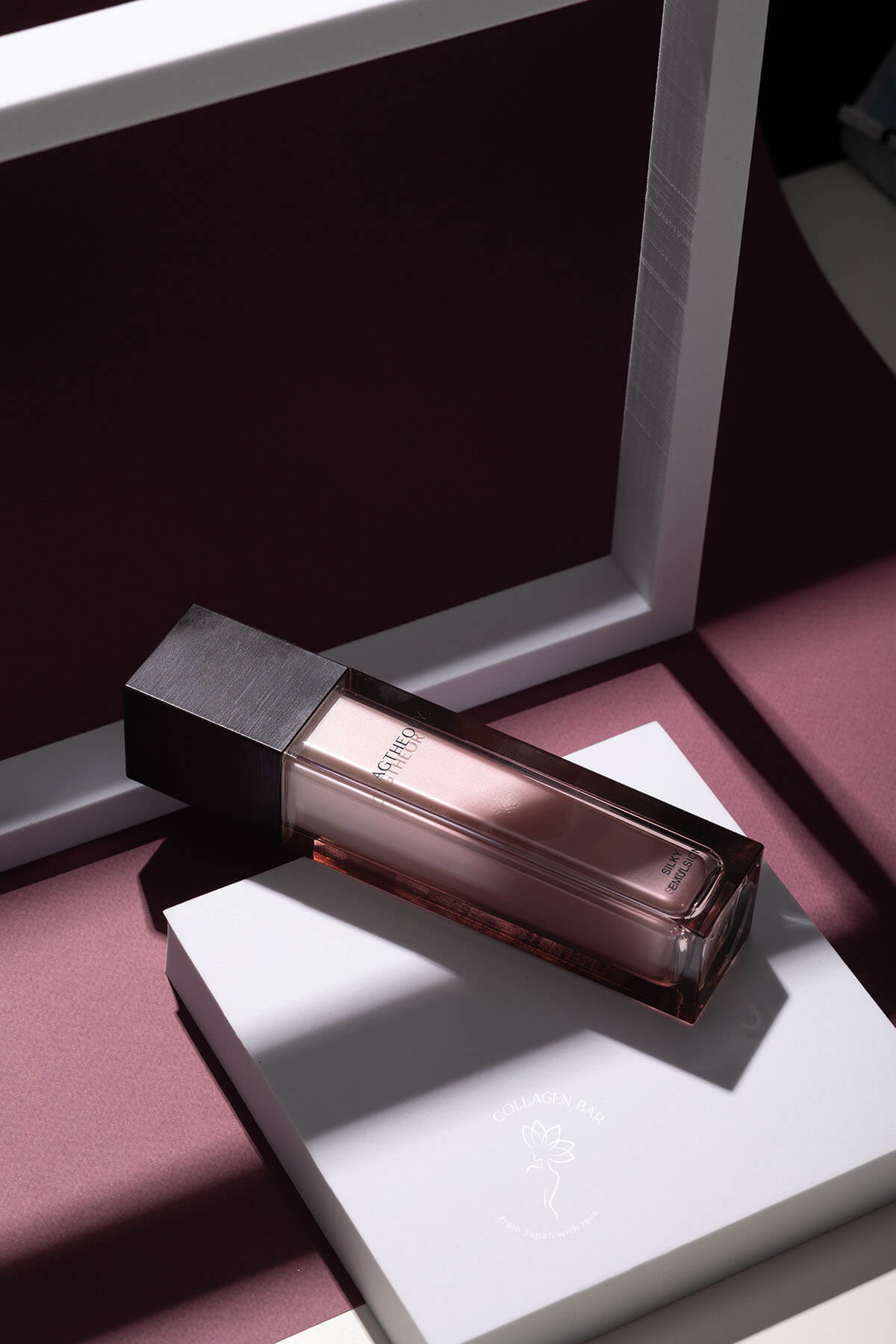 AXXZIA AGTheory Silky Emulsion у геометричній абстракції