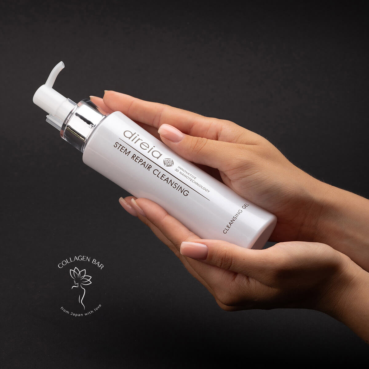 DIREIA Stem Repair Cleansing Gel без коробки в жіночих доглянутих руках на чорному тлі