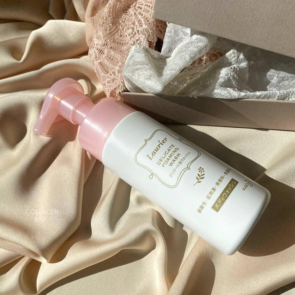Пінка для інтимної гігієни KAO Laurier Delicate Foaming Wash і прочинена коробка з мереживною білизною
