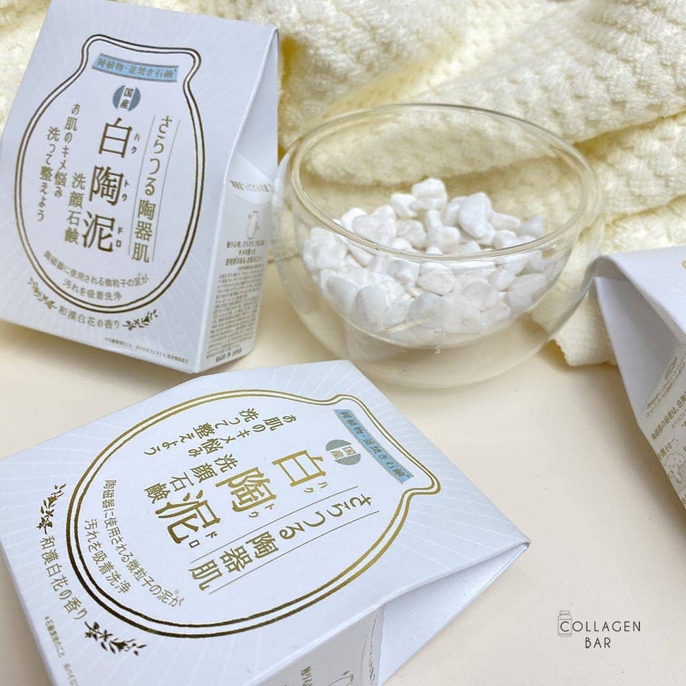 Три упаковки мыла PELICAN White Pottery Clay Soap со стеклянной вазочкой с белыми камушками и белым полотенцем