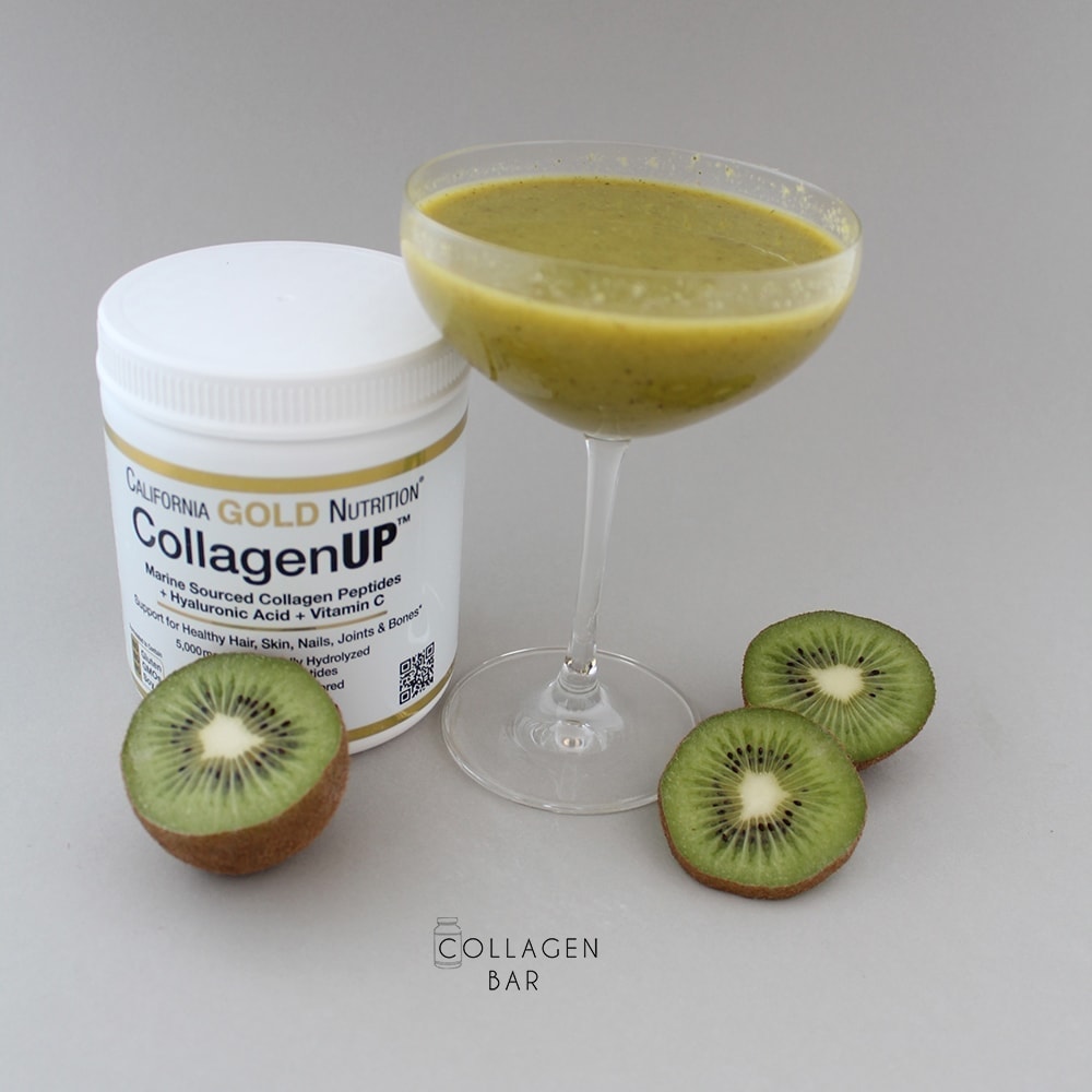 Морський колаген California Gold Nutrition з половинками ківі та келихом смузі з ківі