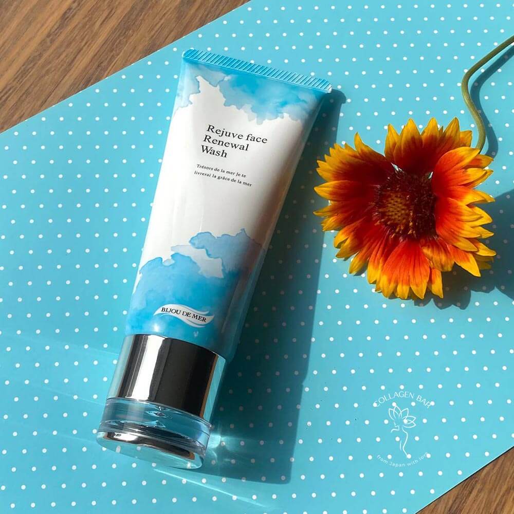 Пінка для вмивання BIJOU DE MER Rejuve Face Renewal Wash без коробки на кольоровому тлі з польовою квіткою