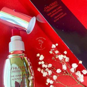 Флакон лікувальної есенції для росту волосся SHISEIDO Adenovital Advanced Scalp Essence з відкритим ковпачком