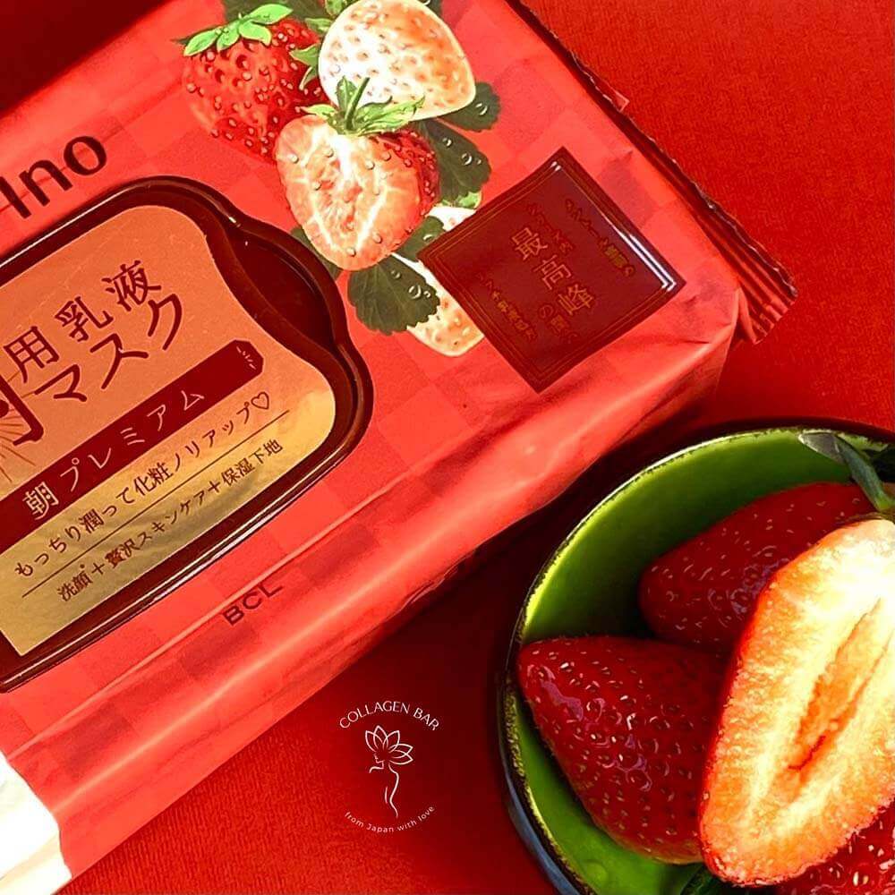 Фрагмент упаковки ранкової маски SABORINO Morning Premium Emulsion Mask і піала зі свіжою полуницею